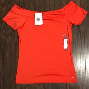 🍊 Brand New - Guess Off the shoulder Top